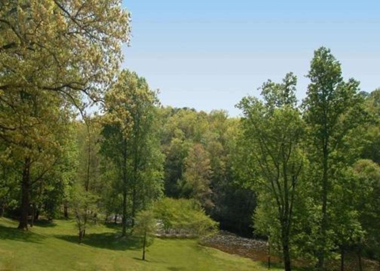 Rodeway Inn & Suites Cherokee On The River Exterior photo